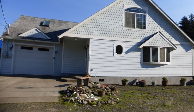 Blue Heron Getaway. Come enjoy the spring and summer in our great cozy house.