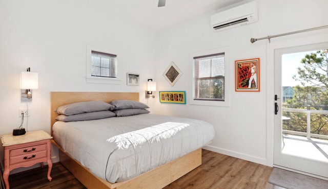 Boutique Hotel Folly Room 8: Deluxe Studio with a spacious deck and marsh views