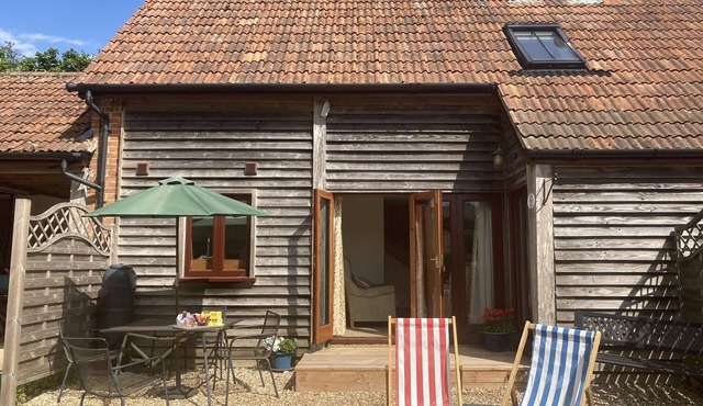BUTTERCUP COTTAGE in beautiful Devon countryside.