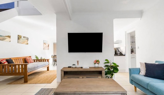 Byron Bay Accom - Mango Tree 4 - 63 Shirley Street