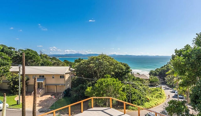 Byron Bay Accom - Wategos House - 13 Brownell Drive, Wategos - Pet Friendly