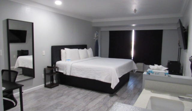 Capri Suites Anaheim
