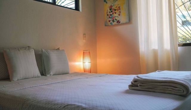 Casa Pequeña – Peaceful Adults-Only Cottage & shared Pool near the Beach.