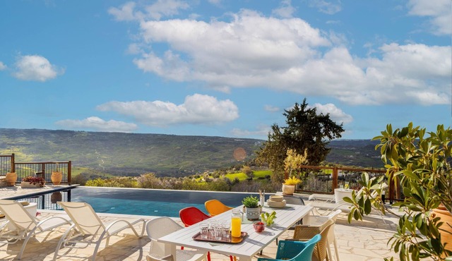 Casale Xenia - Tranquil Villa in Cyprus , WiFi, Aircon, TV