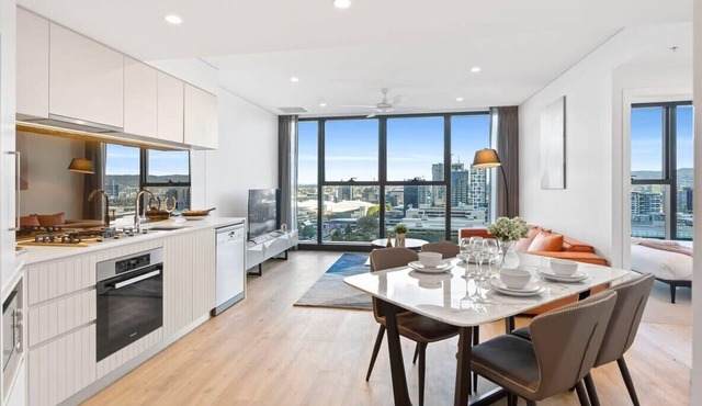 CASSA ONE - Pool, Gym, BBQ & River View Apt CBD