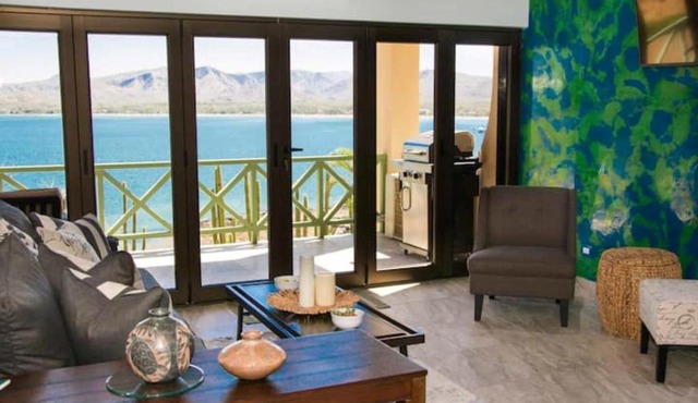 Central located in Flamingo, Condo with gorgeous views - Flamingo Marina Resort