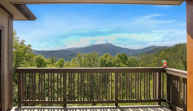 Chalakee Lodge CB-3- Mountain View, Gated Resort, Indoor/Outdoor Pools & Hot Tub