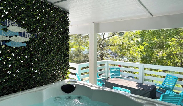 Charming 2-bedroom Cottage located at Va Dare and Portside Bar! Sleeps 4