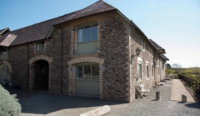 Charming 3 Bed Barn Close to Coast, Noss Mayo, Newton Ferrers and the Beaches