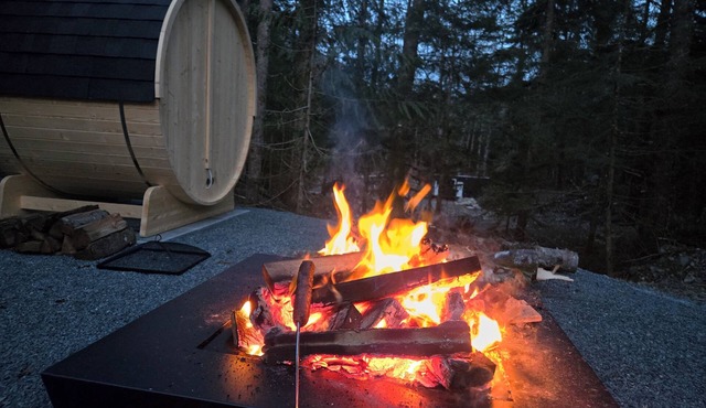 Charming cozy cabin tucked away in a peaceful corner of nature, perfect escape!