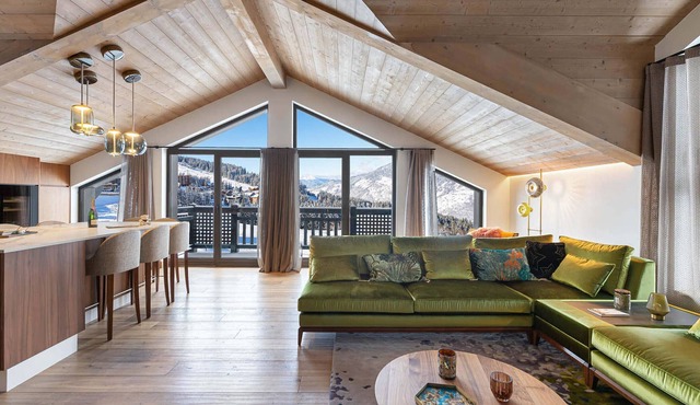 Charming duplex with fireplace and parking in the heart of Courchevel 1850 in Courchevel