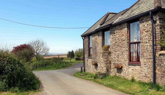 Charming Primrose Cottage Retreat