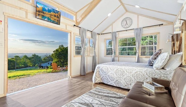 Chasing Views Tiny House in Dandridge