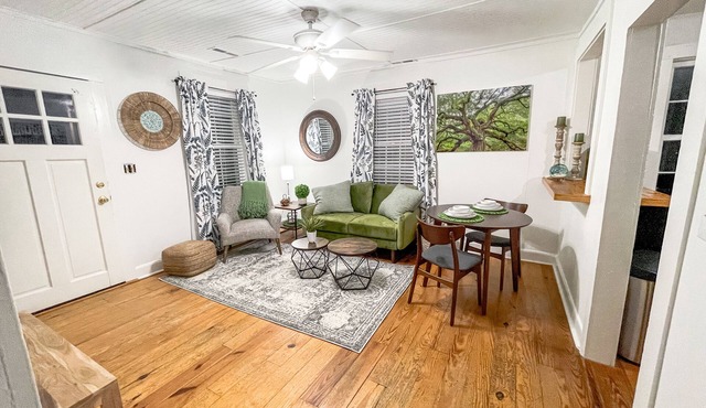 Cheerful tiny home by the Bay