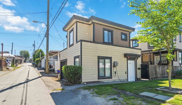 Chic 1BR Laneway House in South Vancouver