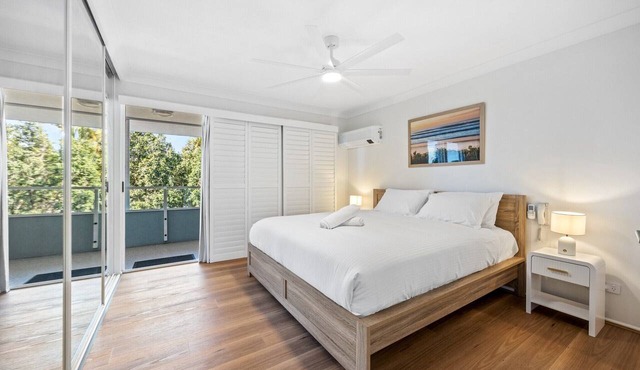 Chic 4-Bed Townhouse with Ocean Views