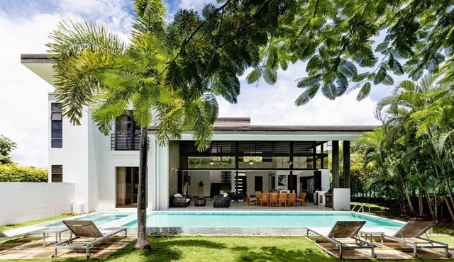 Chic Villa with Private Pool and Beach Club Access, Minutes from the Beach!