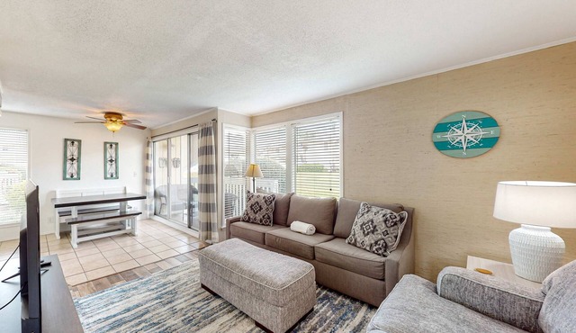 Coastal condo with pool, hot tub, tennis & golf access - dog-friendly