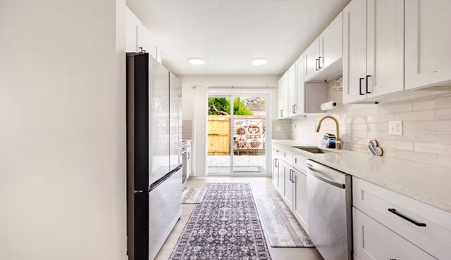 Comfortable & Quiet 2BR/2BA, Near Park Ave & Rollins, Extended Stays Welcome.