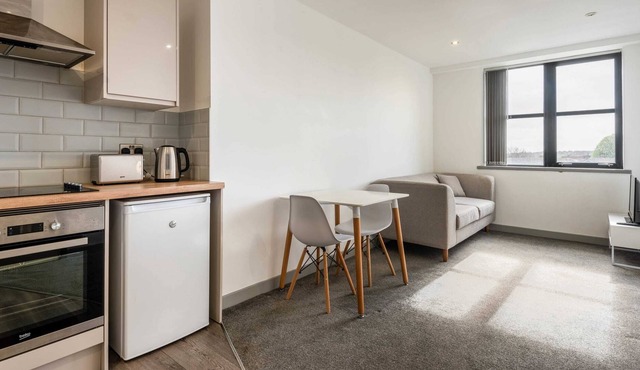 Contemporary 1 Bedroom Apartment in Barnsley