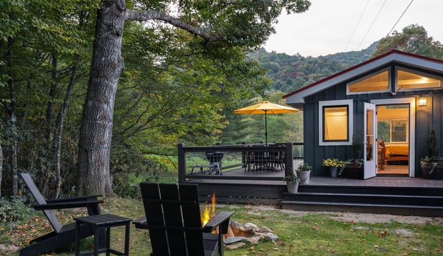 Cozy and comfortable, recently update studio house near Highlands and Cashiers