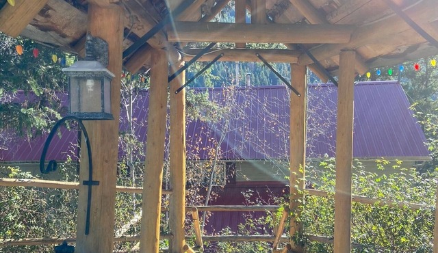 Cozy Home Like Cabin -10 minutes away from Manning Park Ski Resort