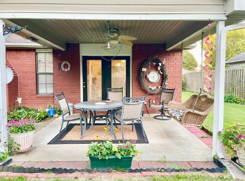 Cozy house centrally located close to everything in NWA