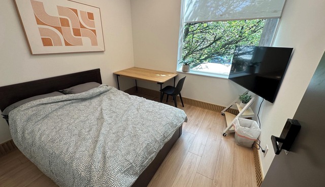 Cozy Lab Studio. Central Location. High-end Mattress, 55inch TV, Free Coffee