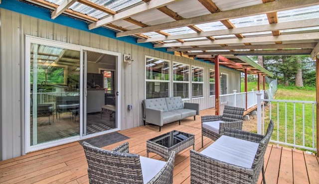 Cozy North Bend Getaway Near Dunes + Ocean!