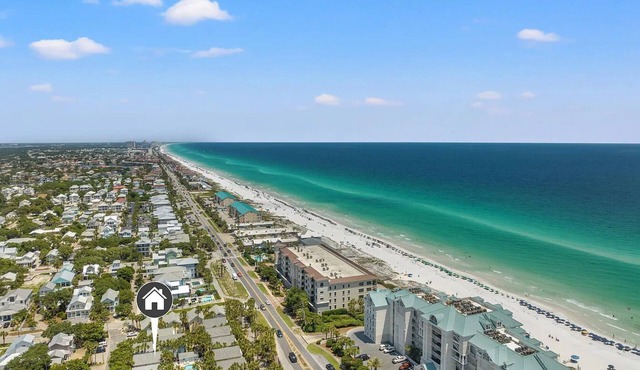 Cozy- stay 6 - condo steps from the beach, heated pool in beautiful Destin