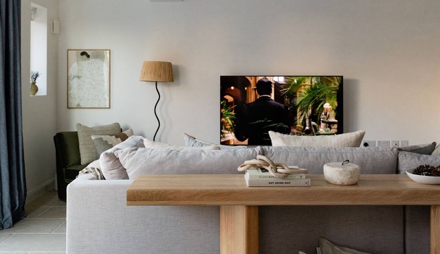 Design-Led- 2xSuper-King Beds- Ensuites- W Parking