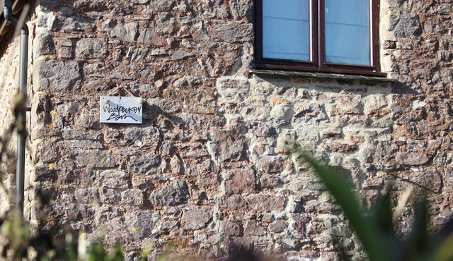 DETACHED BARN CONVERSION. FAMILY FRIENDLY WITH INDOOR POOL, GAMES RM & PLAY AREA