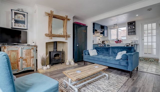 Dog-Friendly Winterton Cottage Near Beach with Wood Burner