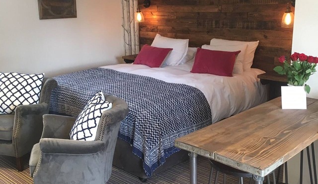 Double bed ensuite kitchen terrace (dog friendly)