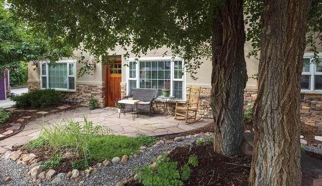Downtown Boulder Oasis. 3 Blocks from Pearl St Mall. 4 bedrooms and 2 full baths in Boulder