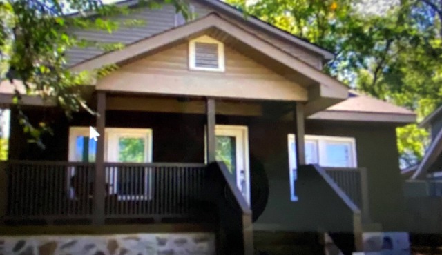 East Nashville Near 5 Points and Downtown, Free parking private backyard setting