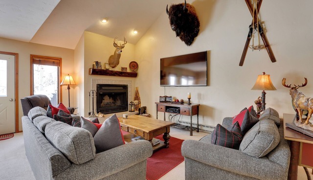 Eclectic Eagle-Vail Condo: 2 Miles to Beaver Creek in Eagle-Vail