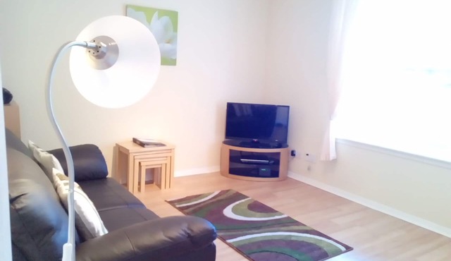 Edinburgh Palace Apartment - Ground floor apartment near the Royal Mile