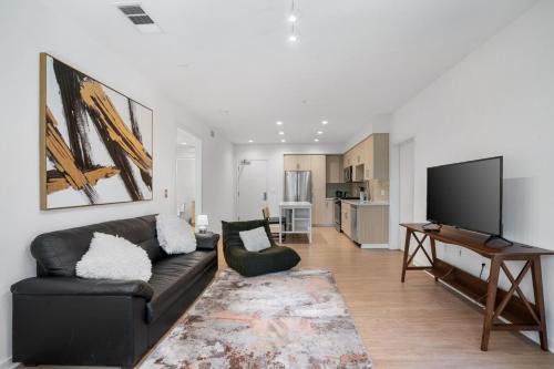 Elegant New 2BR Luxury Home in Irvine