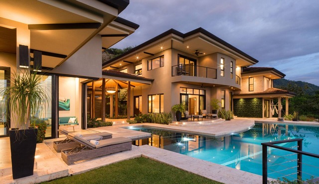 Exclusive Villa: Gym, Infinity Pool & Housekeeping – Casa Symbiotica