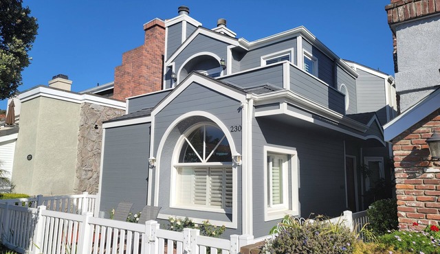 Family Friendly Vacation Beach House-2 Minute Walk to the Beach