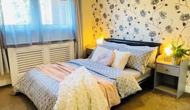 Free Parking, Cosy & Lovely 2 bedroom apartment
