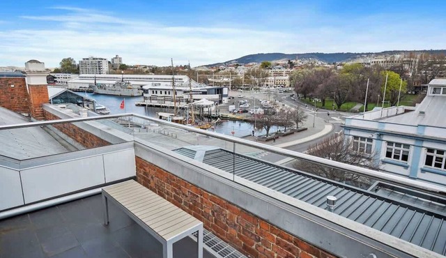 Gibson's Mill Penthouse with private balcony - 302