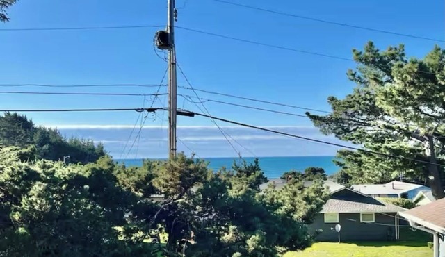 Gold Beach’s favorite family friendly two-story home with ocean views.