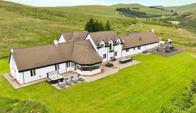 Grassyards House