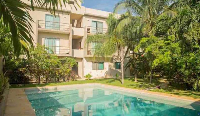 Great 2 BR Apt - WiFi & Pool - Perfect Location