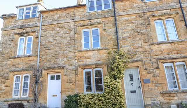GREEN PUMP COTTAGE, family friendly, with open fire in Blockley