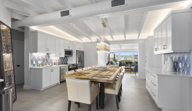 Gulf Front Beach Cottage | Sleeps 10 | Family Friendly