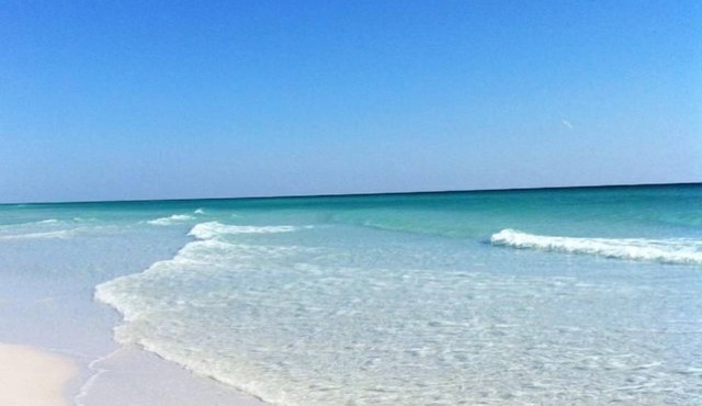 Gulf Views * Steps to the Beach * Private Patio