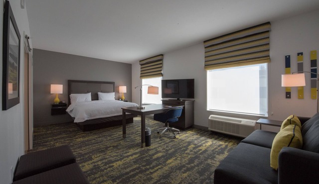 Hampton Inn & Suites Irvine-Orange County Airport